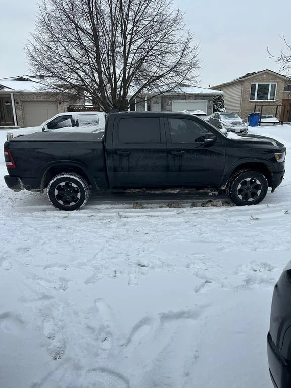 Dodge RAM 1500 * Big Horn * CARFAX * БЕЗ ПЪРВОНАЧАЛНА ВНОСКА, снимка 3 - Автомобили и джипове - 53191192