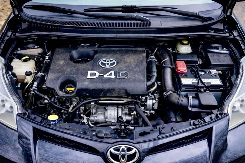 Toyota Urban Cruiser 1.4 D-4D 4x4, снимка 5 - Автомобили и джипове - 54633359