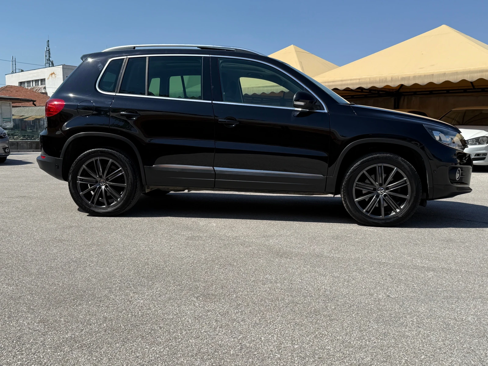 VW Tiguan 2.0TDI 4-MOTION DSG FUL ! 100% РЕАЛНИ КМ-ДОКАЗУЕМИ - изображение 4