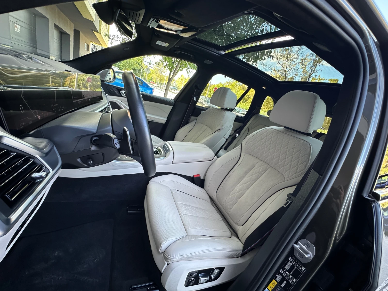 BMW X5 50e Plug-in Hybrid / M Pack / Гаранция!! - изображение 10