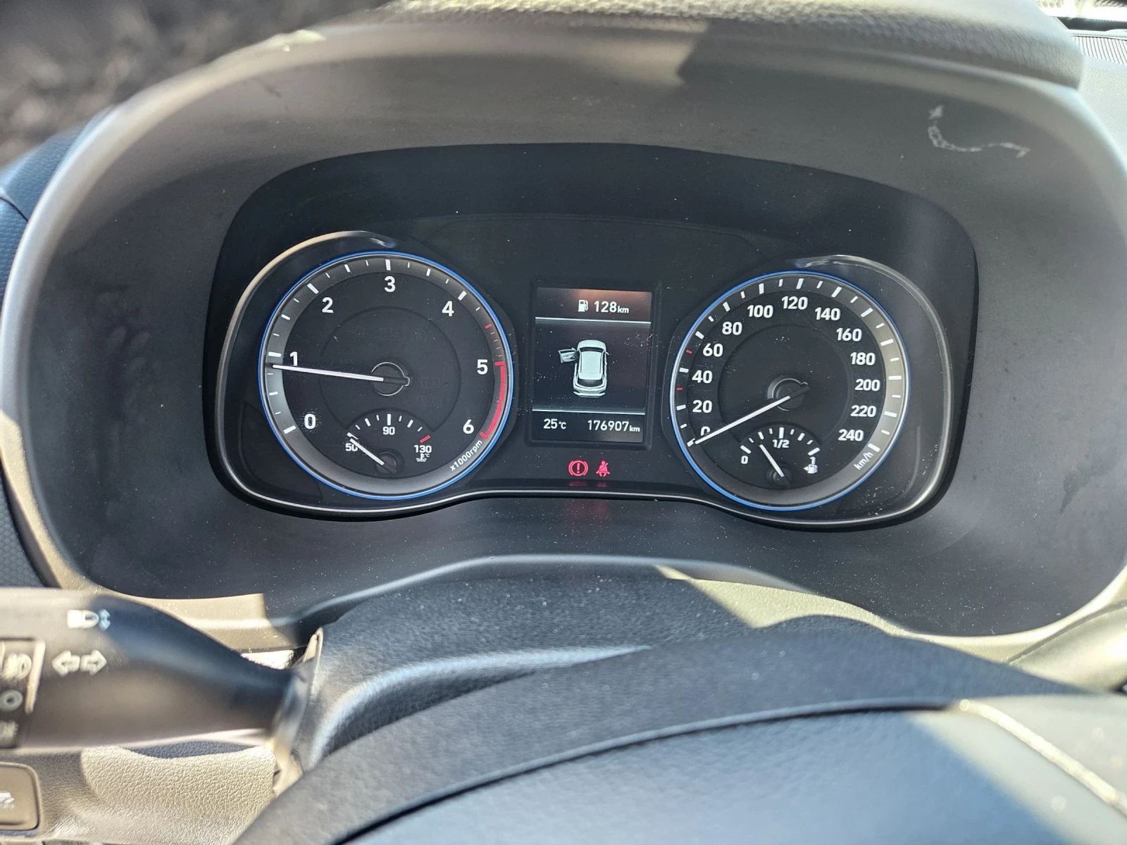 Hyundai Kona 1.6crdi Navi euro6, снимка 13 - Автомобили и джипове - 54148474