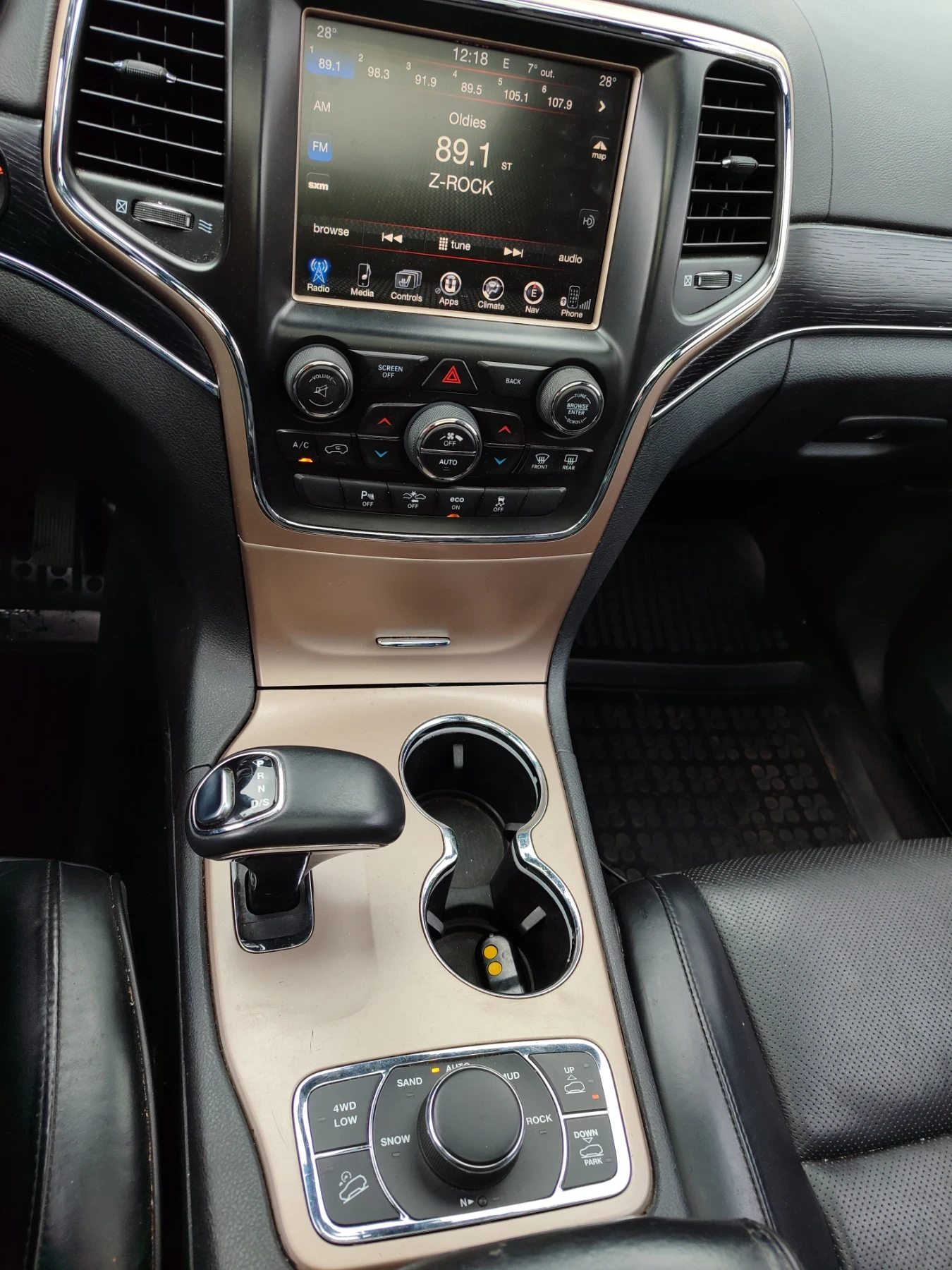 Jeep Grand cherokee 3.6 SUMMIT, снимка 7 - Автомобили и джипове - 54207276