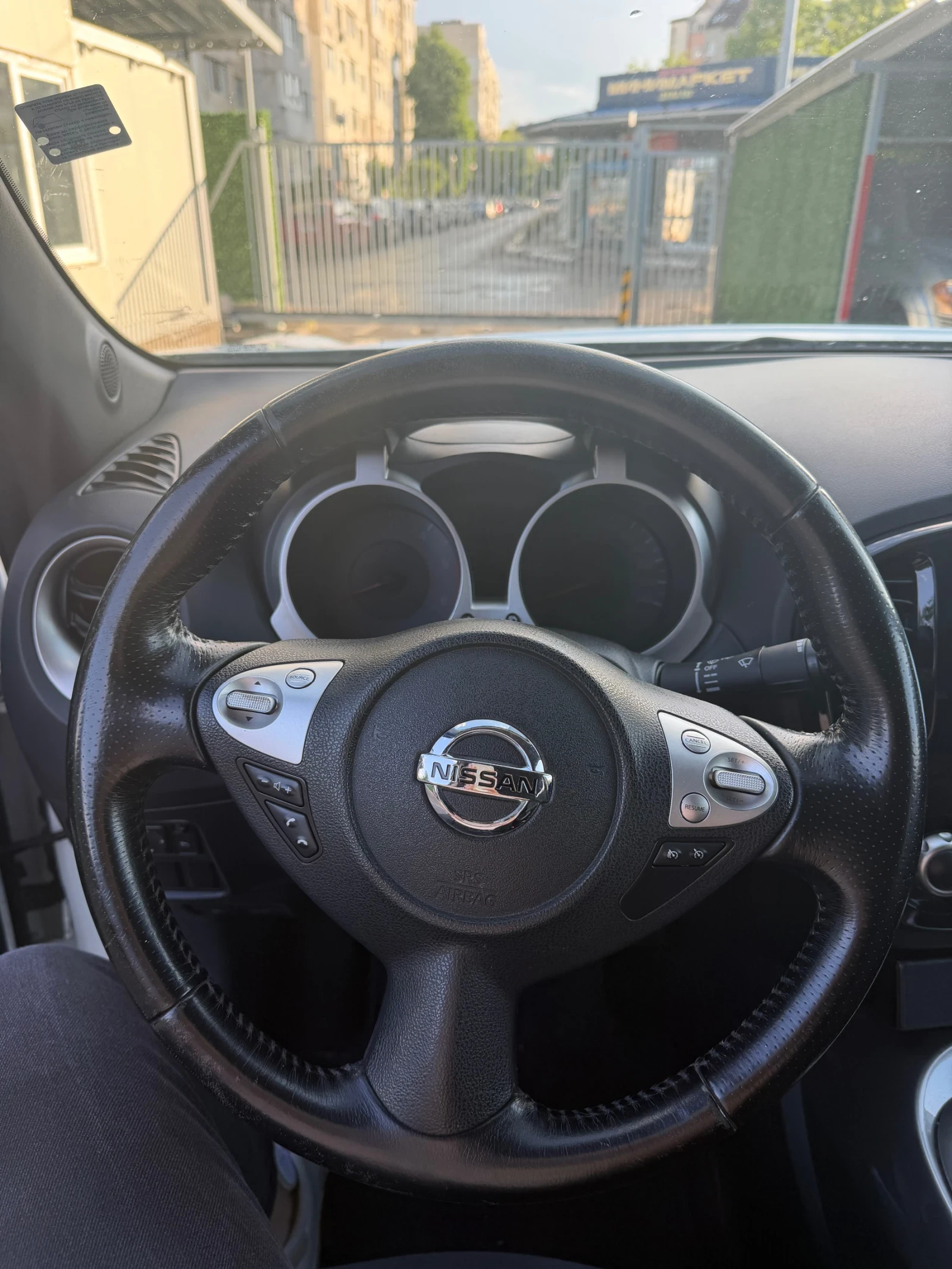 Nissan Juke, снимка 5 - Автомобили и джипове - 54543932
