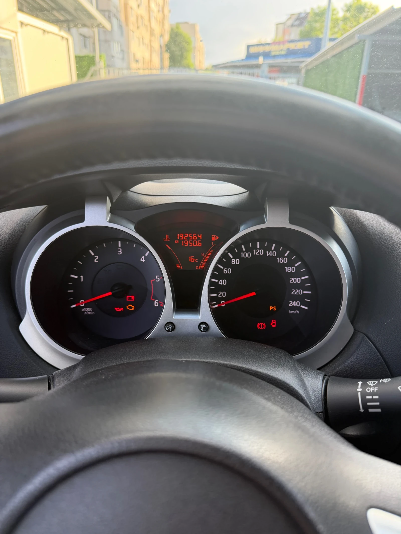 Nissan Juke, снимка 9 - Автомобили и джипове - 54543932