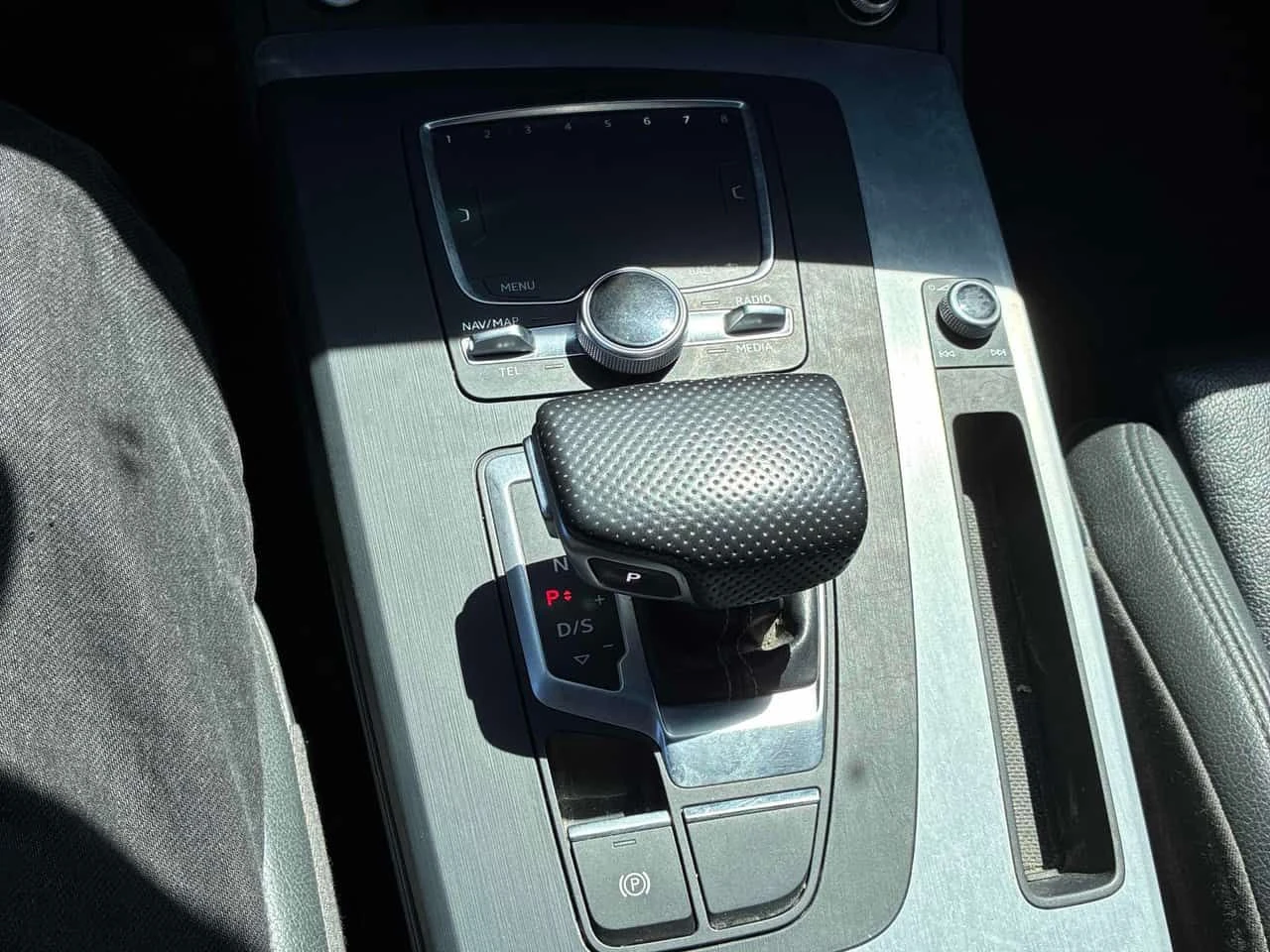 Audi Q5 Progressiv/ПОДГРЕВИ/ПАНОРАМА/ВТОРИ ГУМИ, снимка 12 - Автомобили и джипове - 54623324