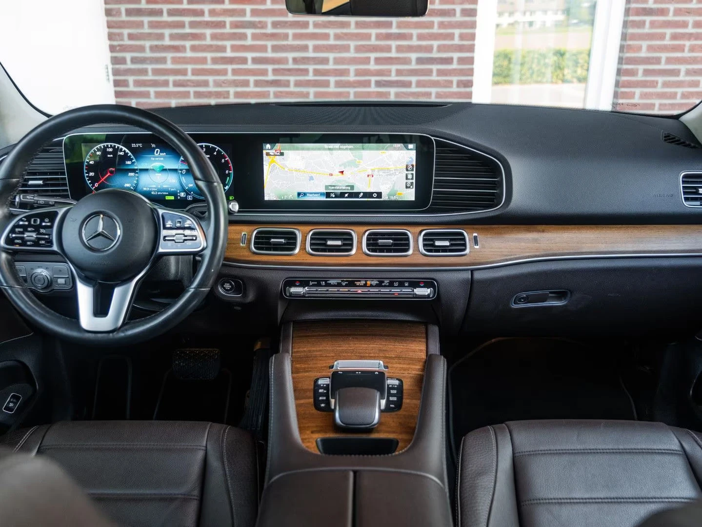 Mercedes-Benz GLE 350 de/4MATIC/320HP/AMG/PREMIUM/PANO/DIGI/AHK/CAM/352q, снимка 7 - Автомобили и джипове - 54702564