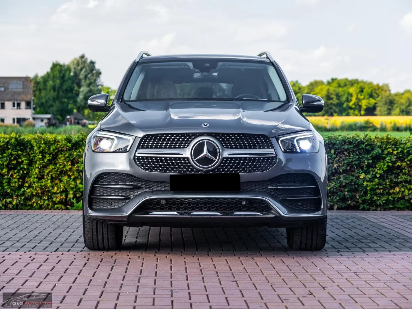 Mercedes-Benz GLE 350 de/4MATIC/320HP/AMG/PREMIUM/PANO/DIGI/AHK/CAM/352q, снимка 2 - Автомобили и джипове - 54702564