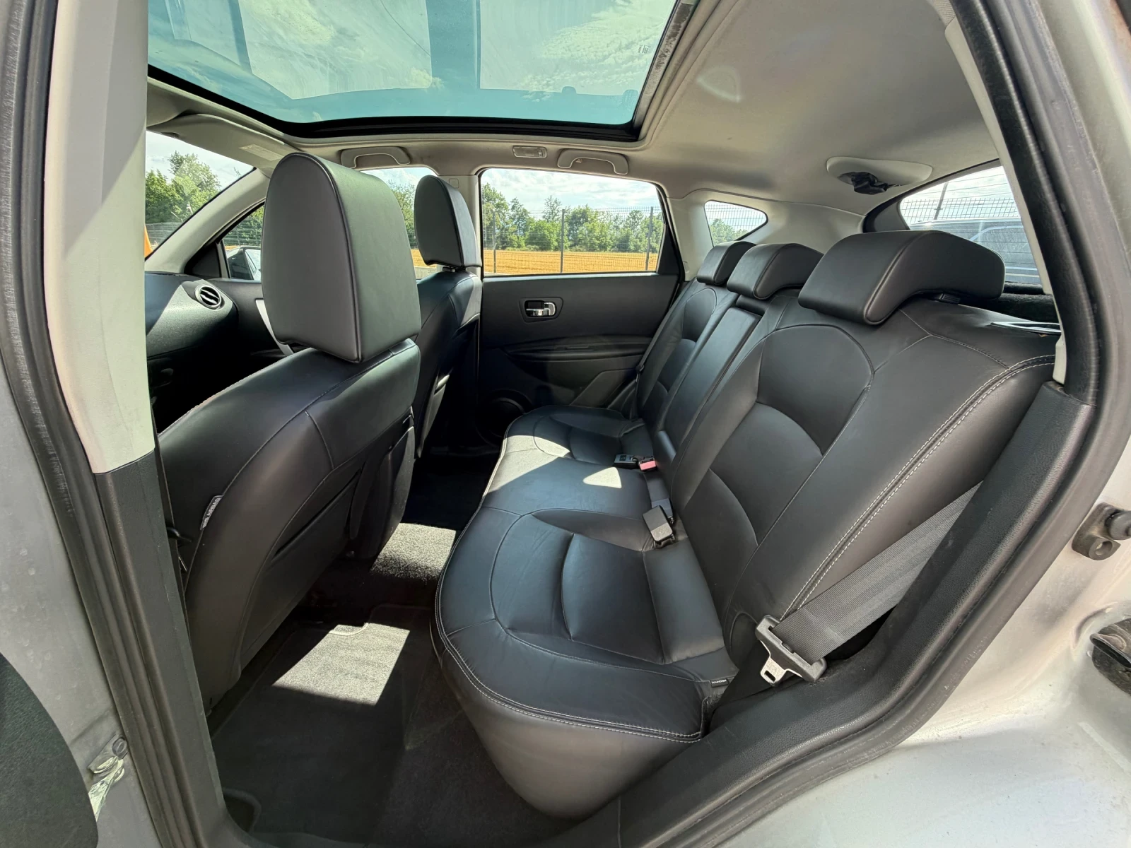 Nissan Qashqai 1.5* 4X4* Кожа* Подгрев* Панорама* , снимка 13 - Автомобили и джипове - 54823169
