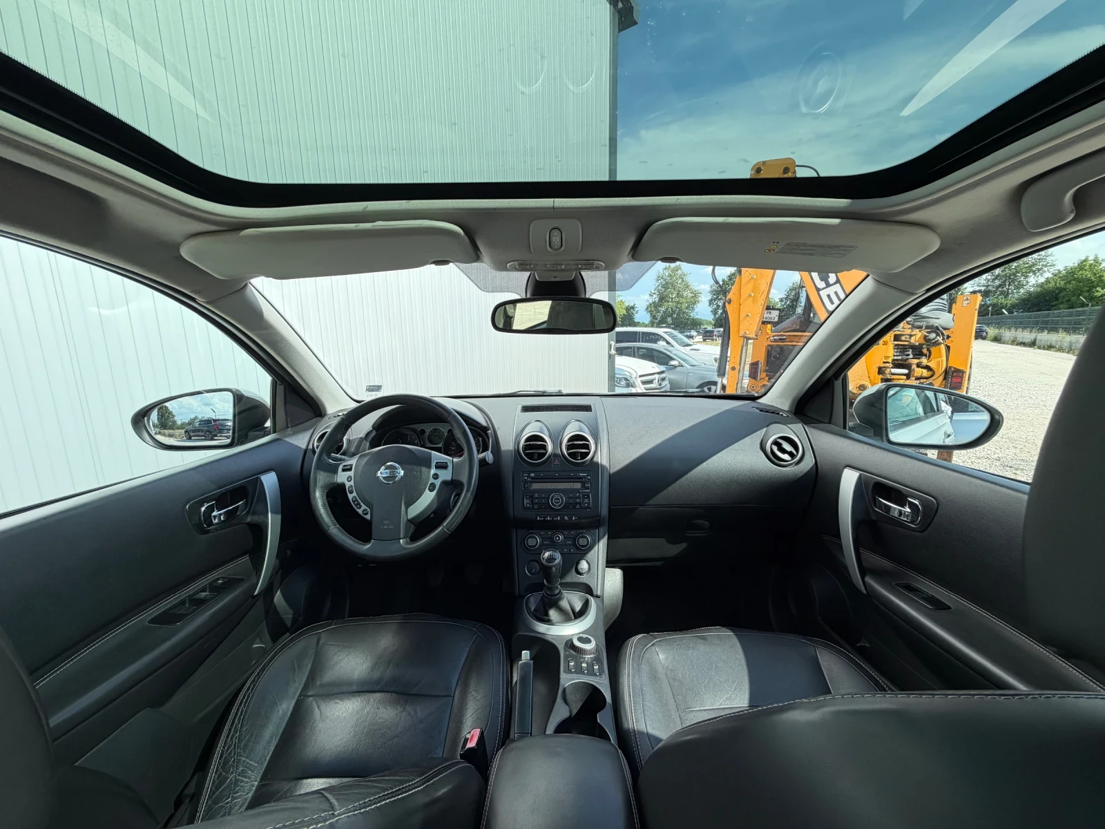 Nissan Qashqai 1.5* 4X4* Кожа* Подгрев* Панорама* , снимка 15 - Автомобили и джипове - 54823169