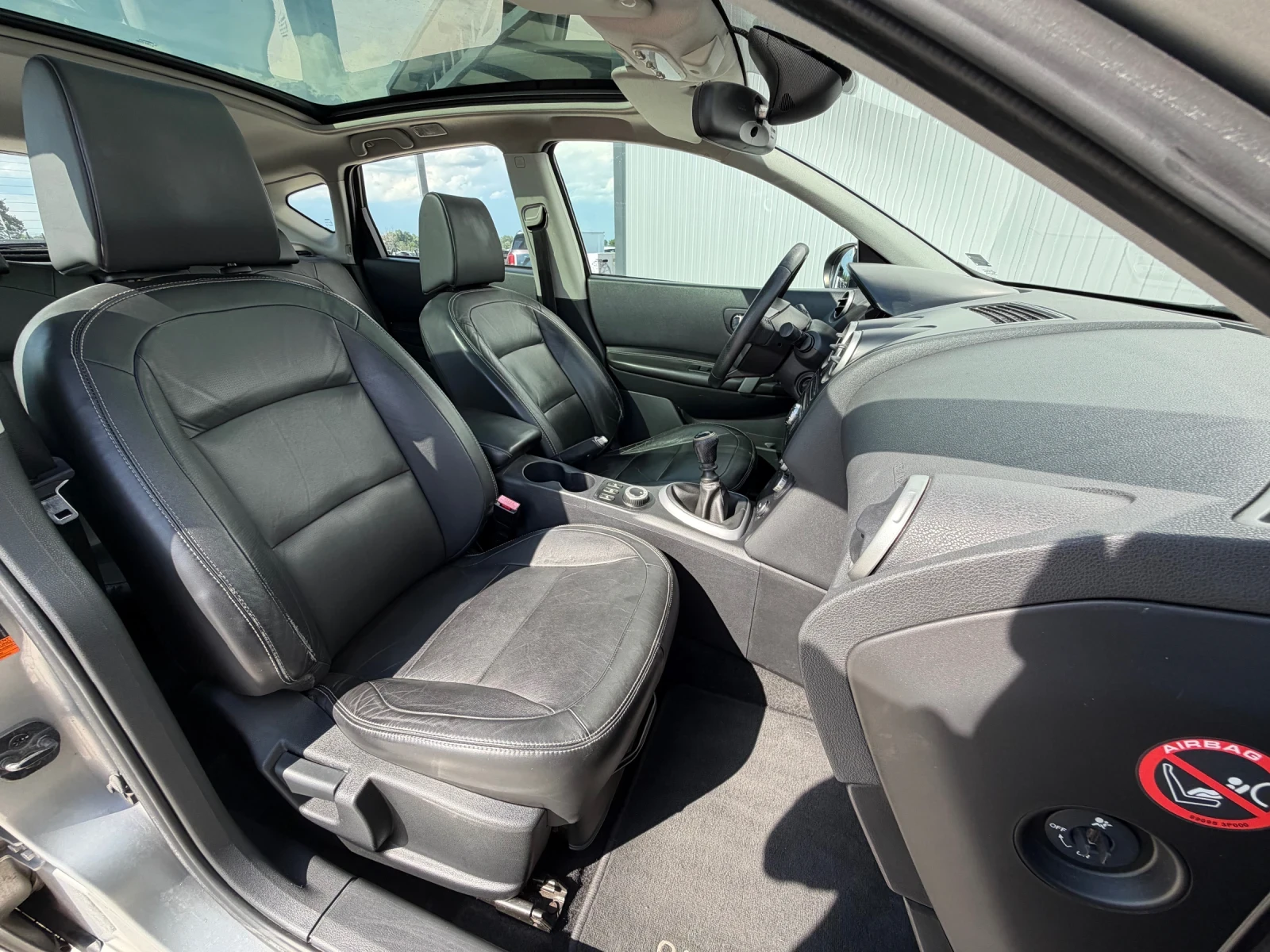 Nissan Qashqai 1.5* 4X4* Кожа* Подгрев* Панорама* , снимка 16 - Автомобили и джипове - 54823169