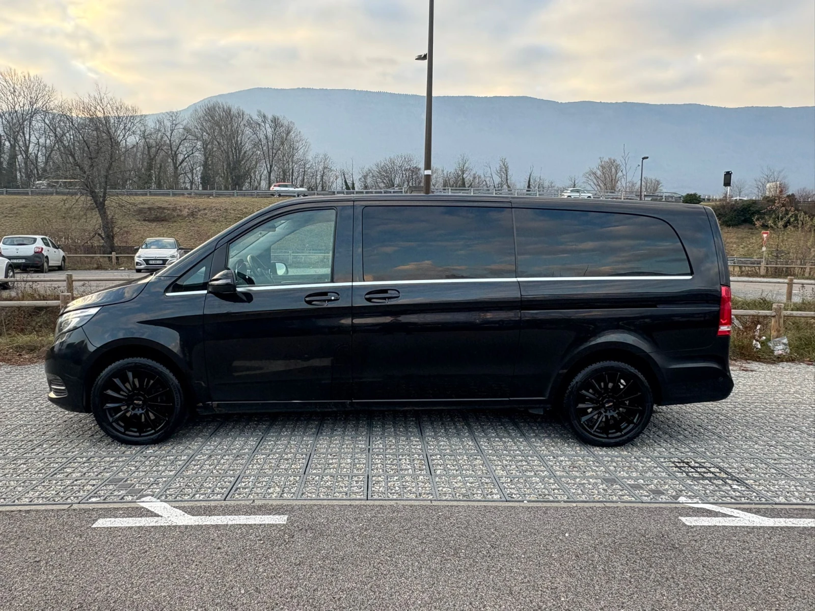 Mercedes-Benz V 250 D EXTRA LONG 4 MATIC 9 G-TRONIK AVANTGARDE  - изображение 5