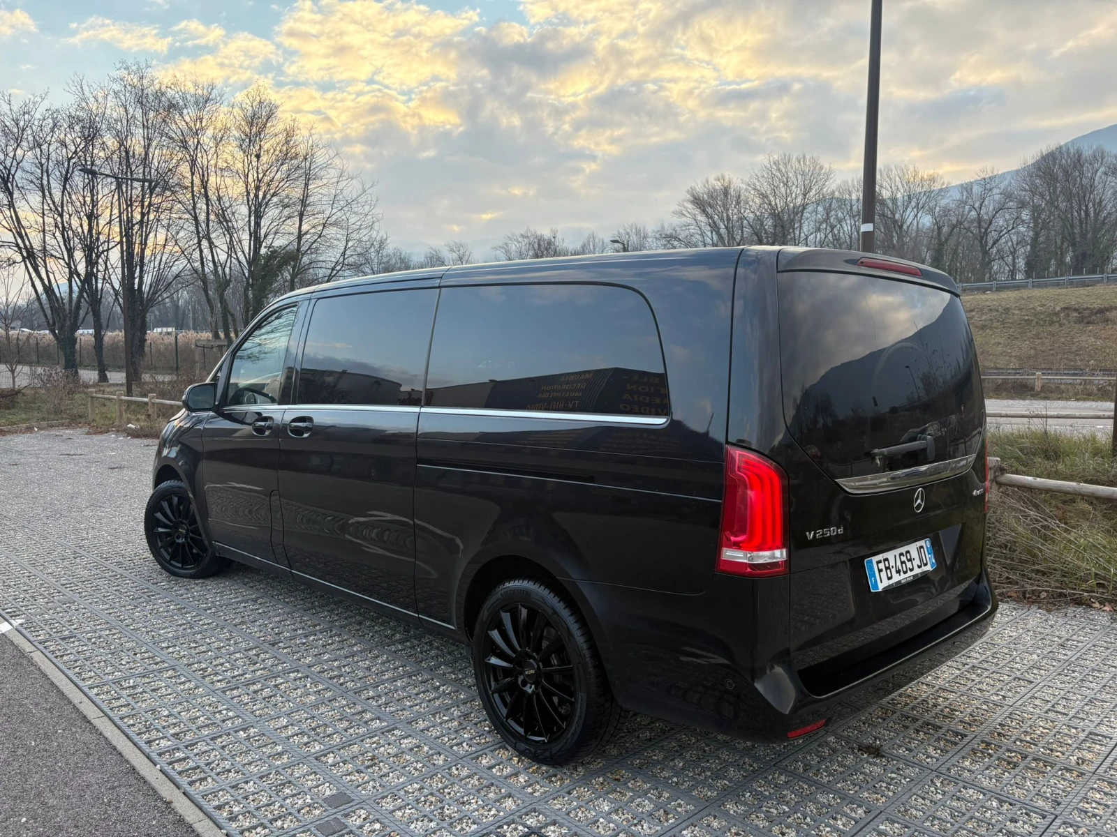 Mercedes-Benz V 250 D EXTRA LONG 4 MATIC 9 G-TRONIK AVANTGARDE  - изображение 3