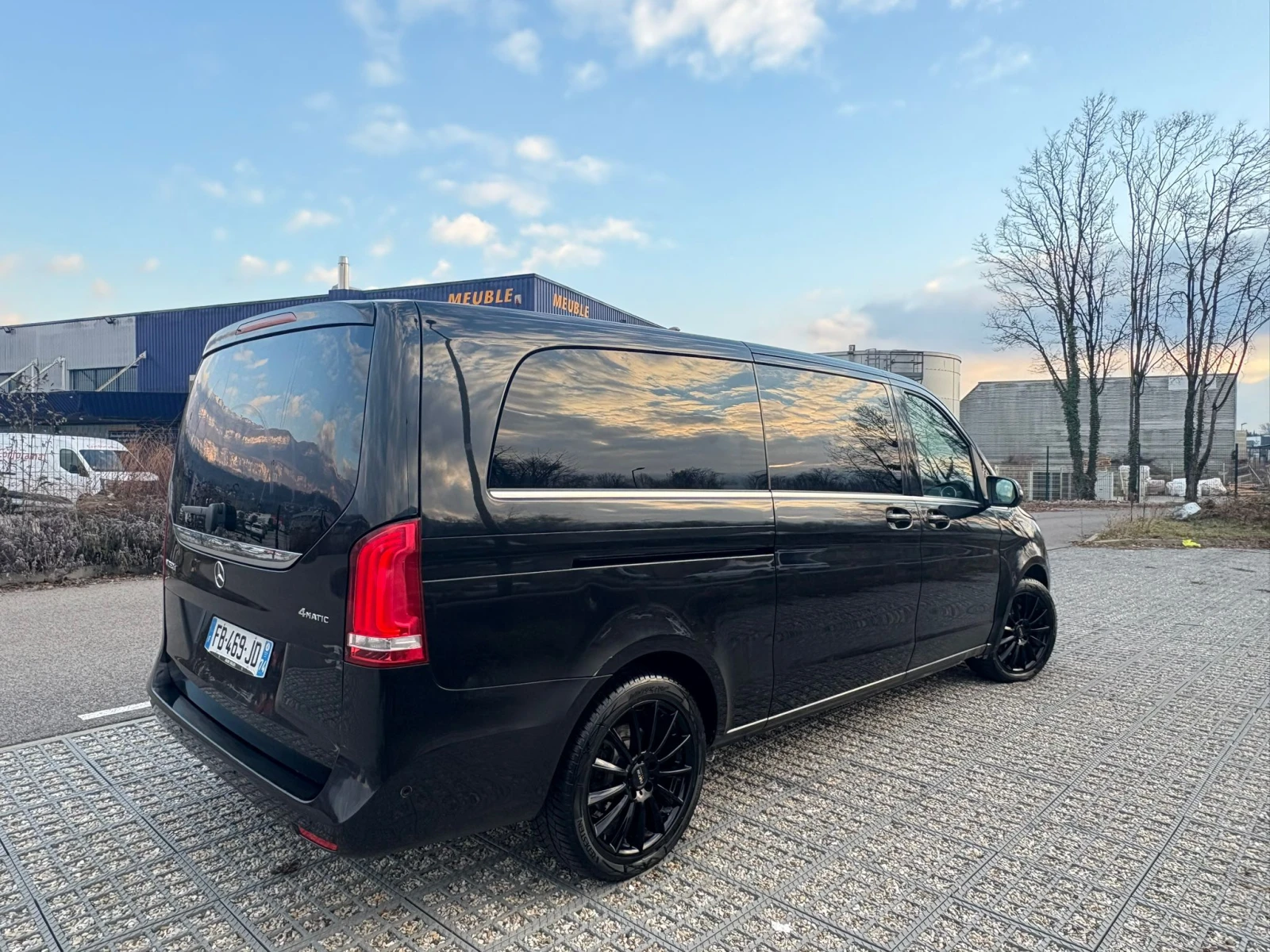 Mercedes-Benz V 250 D EXTRA LONG 4 MATIC 9 G-TRONIK AVANTGARDE  - изображение 4