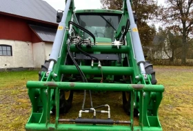 Трактор John Deere 6310, снимка 12