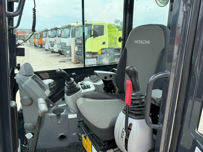 Багер Hitachi ZX 33 U-6, снимка 17 - Индустриална техника - 51275842