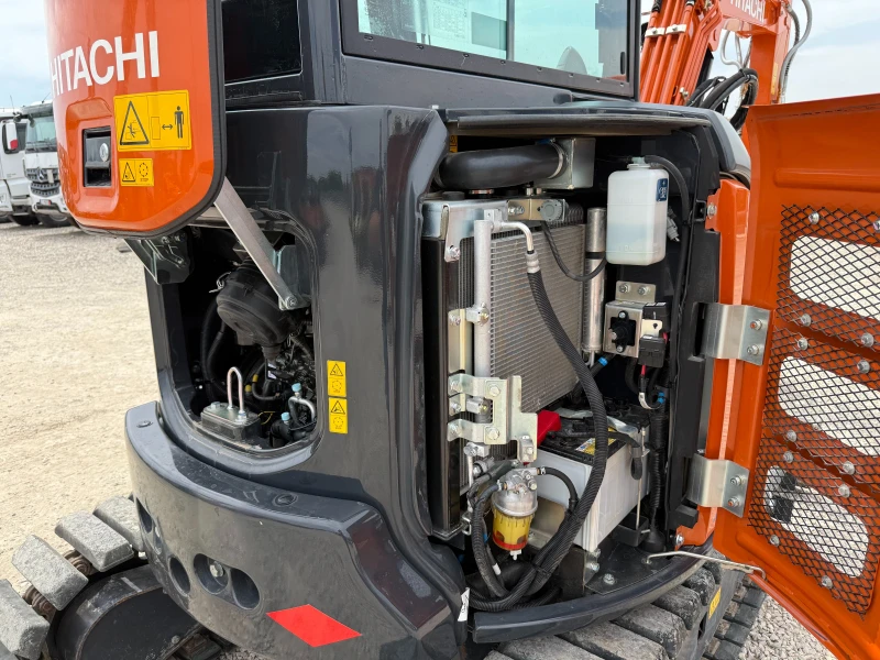 Багер Hitachi ZX 33 U-6, снимка 8 - Индустриална техника - 51275842