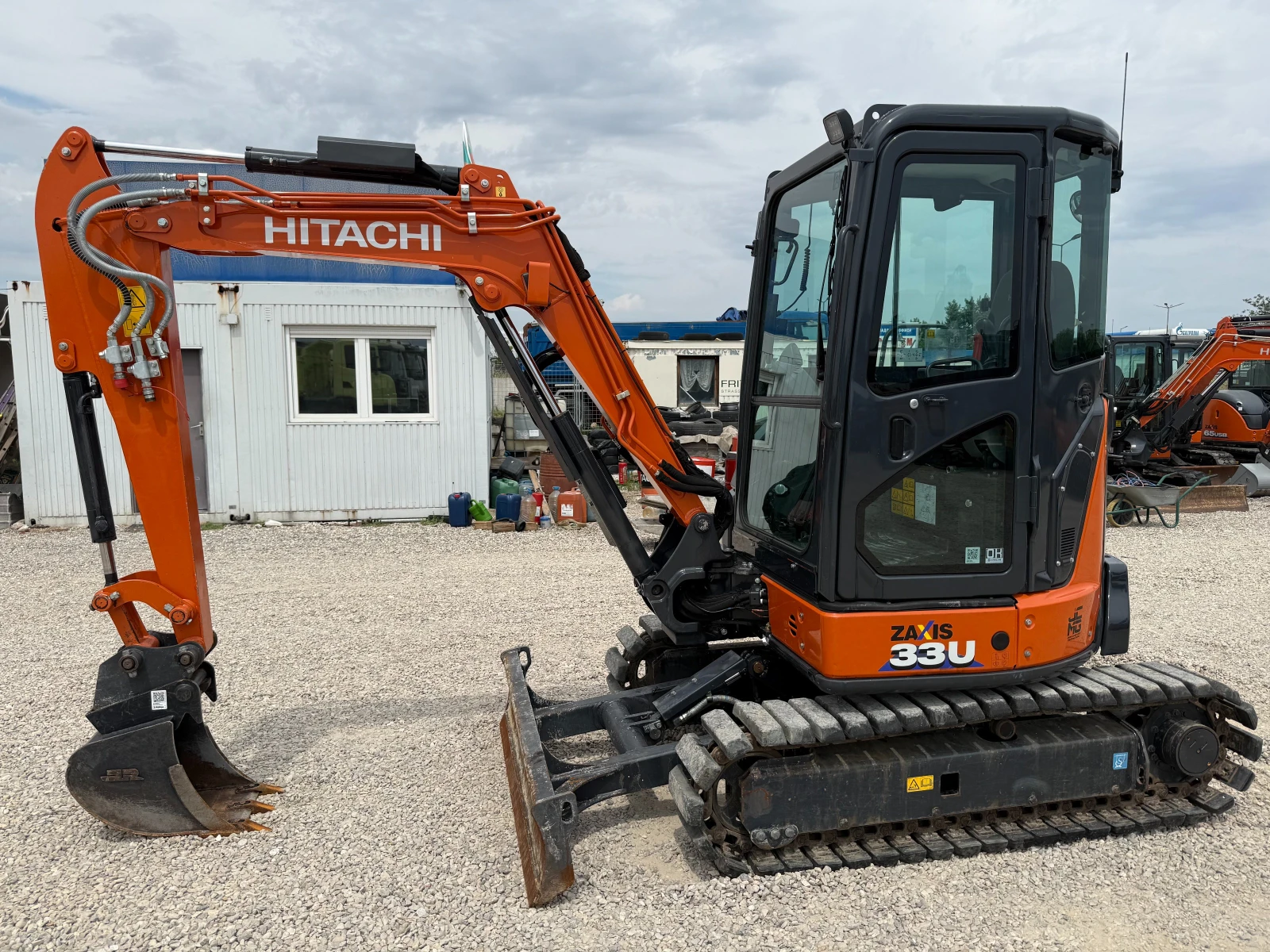 Багер Hitachi ZX 33 U-6 - изображение 2