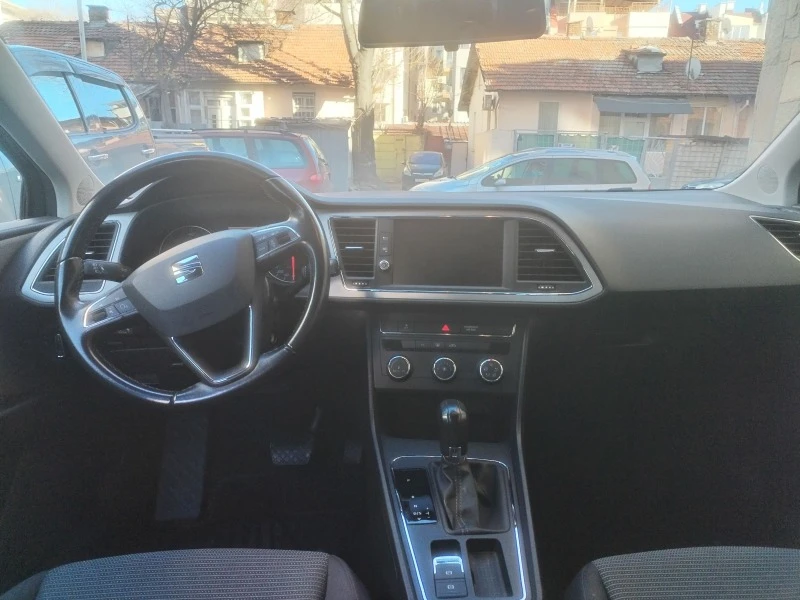 Seat Leon 1.6 TDI DSG, снимка 4 - Автомобили и джипове - 47356979