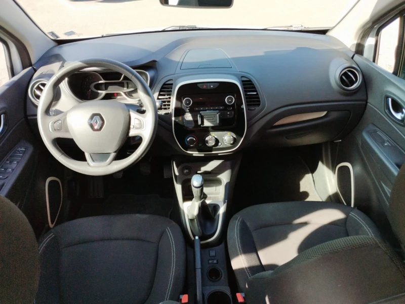 Renault Captur 0.9 Tce , снимка 8 - Автомобили и джипове - 47796700