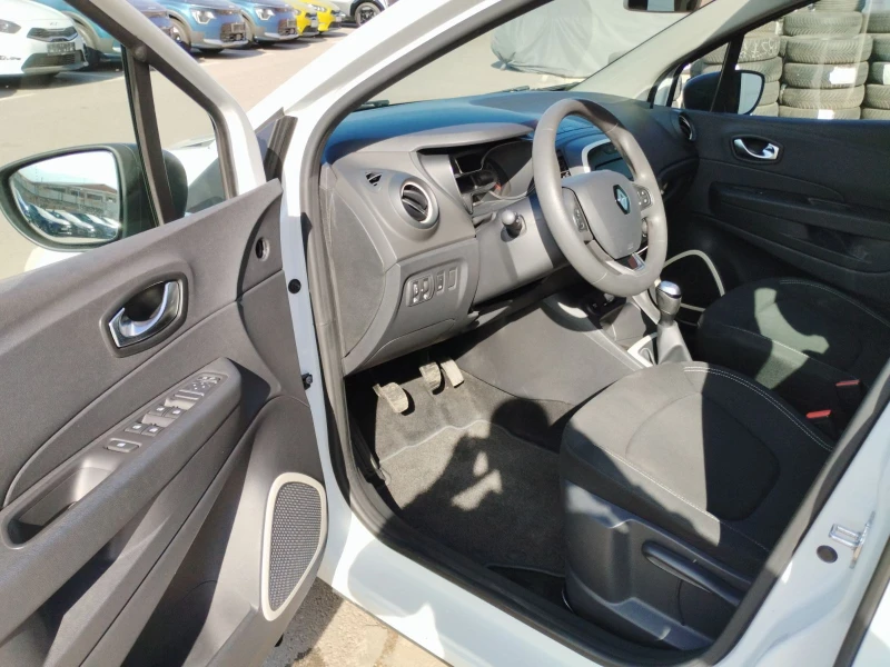 Renault Captur 0.9 Tce , снимка 9 - Автомобили и джипове - 47796700