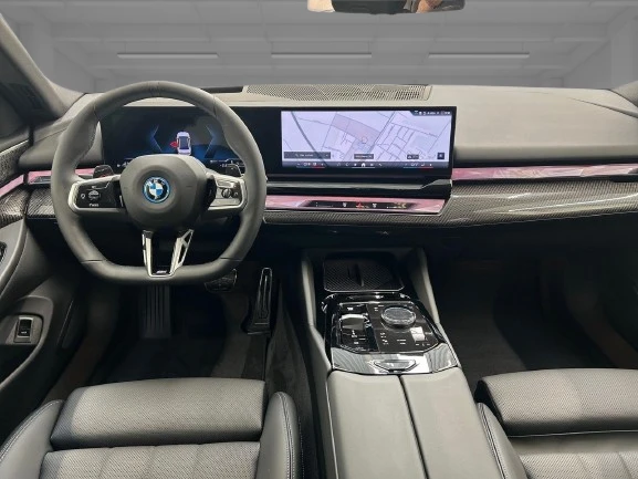 BMW 550 e xDrive = M-Sport Pro = Гаранция, снимка 5 - Автомобили и джипове - 55890199