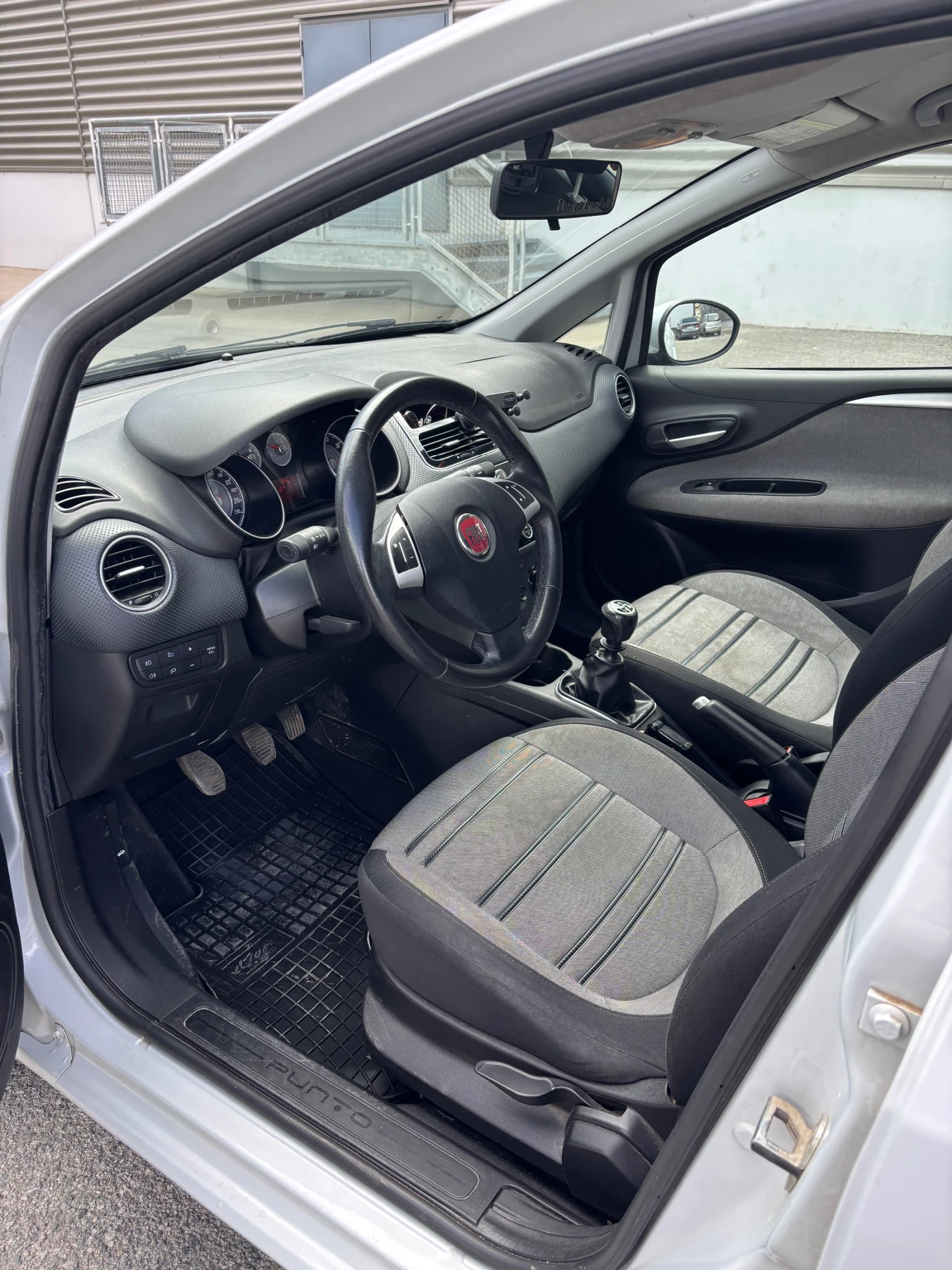 Fiat Punto ЕVO - изображение 6