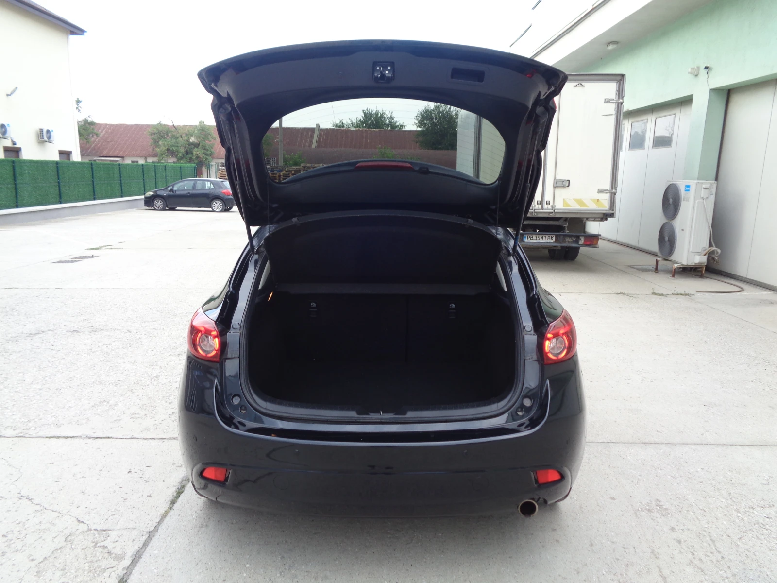Mazda 3 1.5D-NAVI-HEAD-UP-KAMERA-LIZING - изображение 8