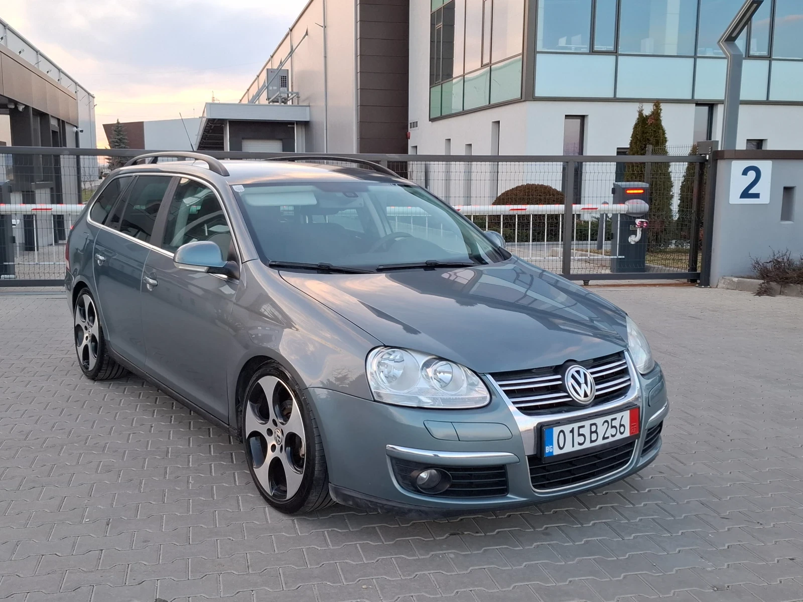 VW Golf 1.9TDI* (105кс)* FACELIFT* НОВ ВНОС* *  - изображение 2