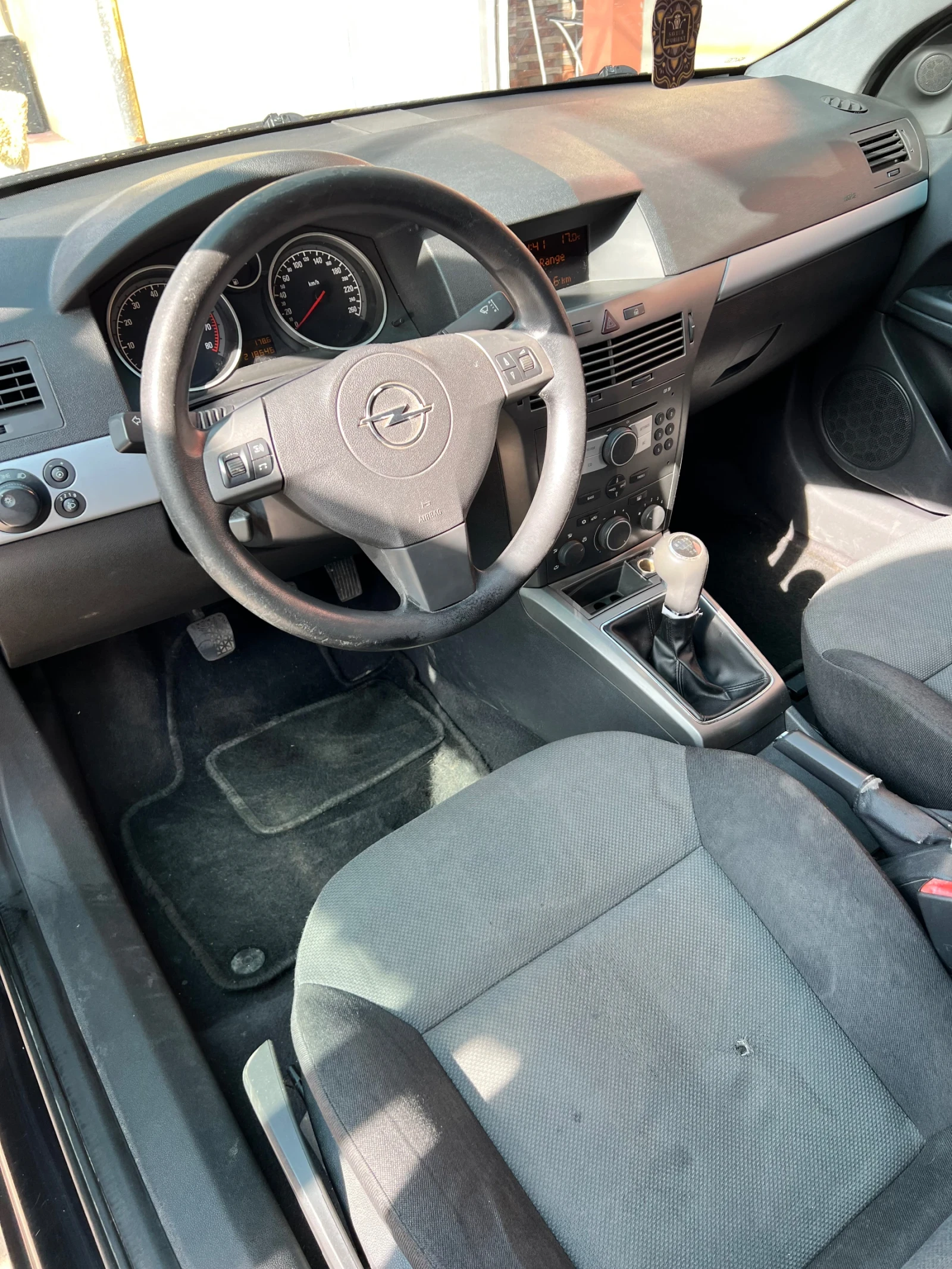 Opel Astra 1.6 , снимка 7 - Автомобили и джипове - 53709058