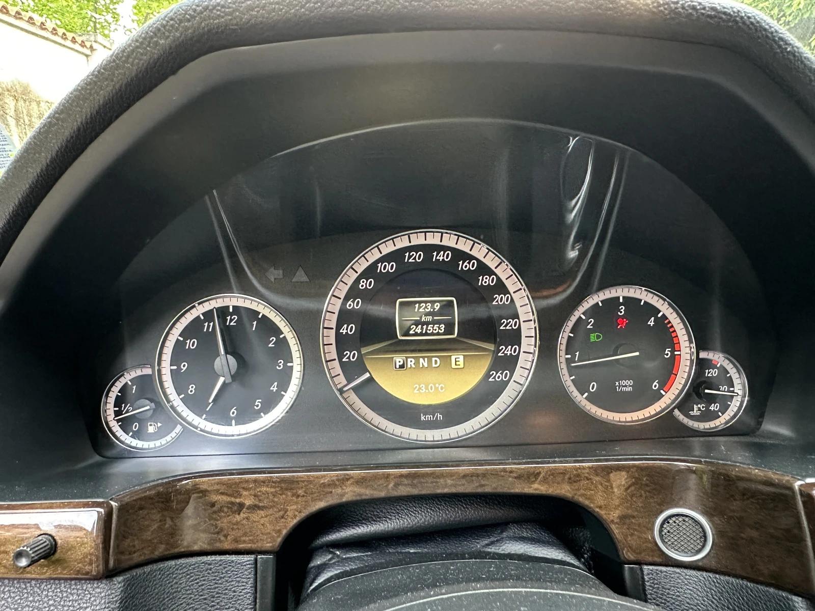 Mercedes-Benz E 200 CDI 7G , снимка 8 - Автомобили и джипове - 54598423