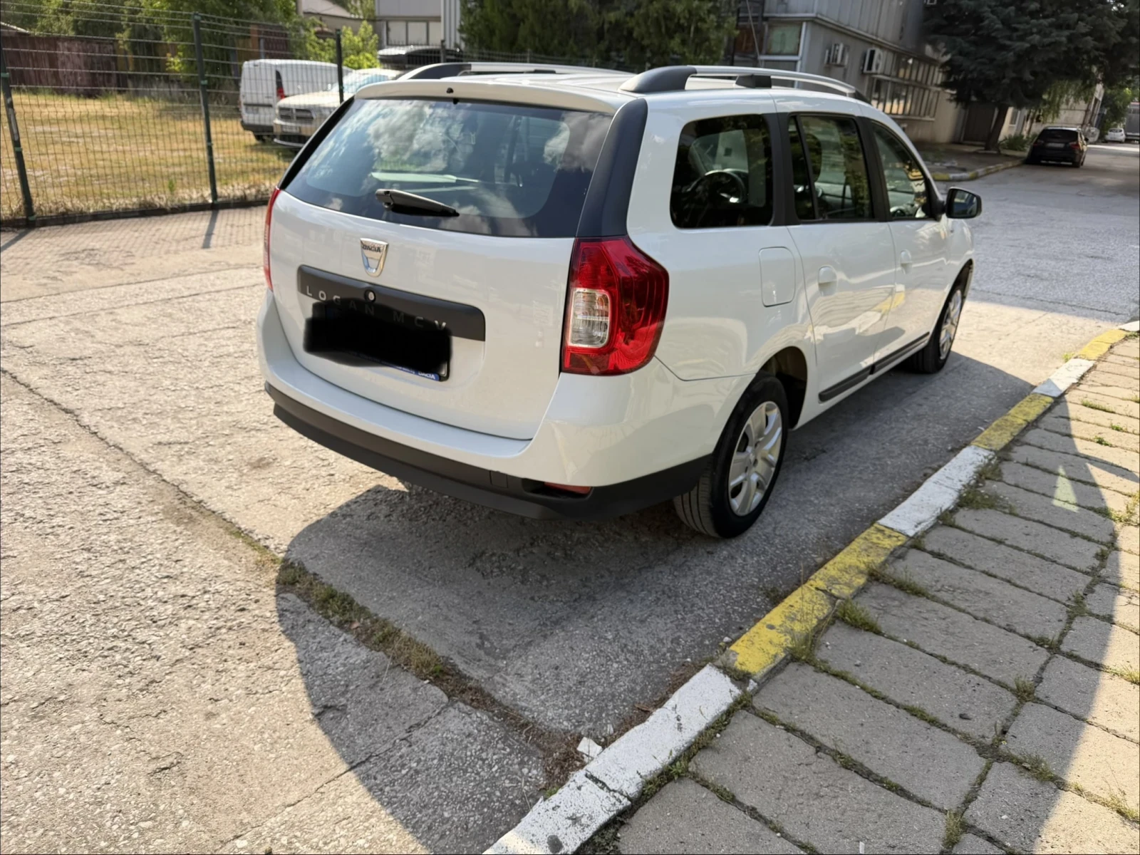Dacia Logan, снимка 6 - Автомобили и джипове - 54823265