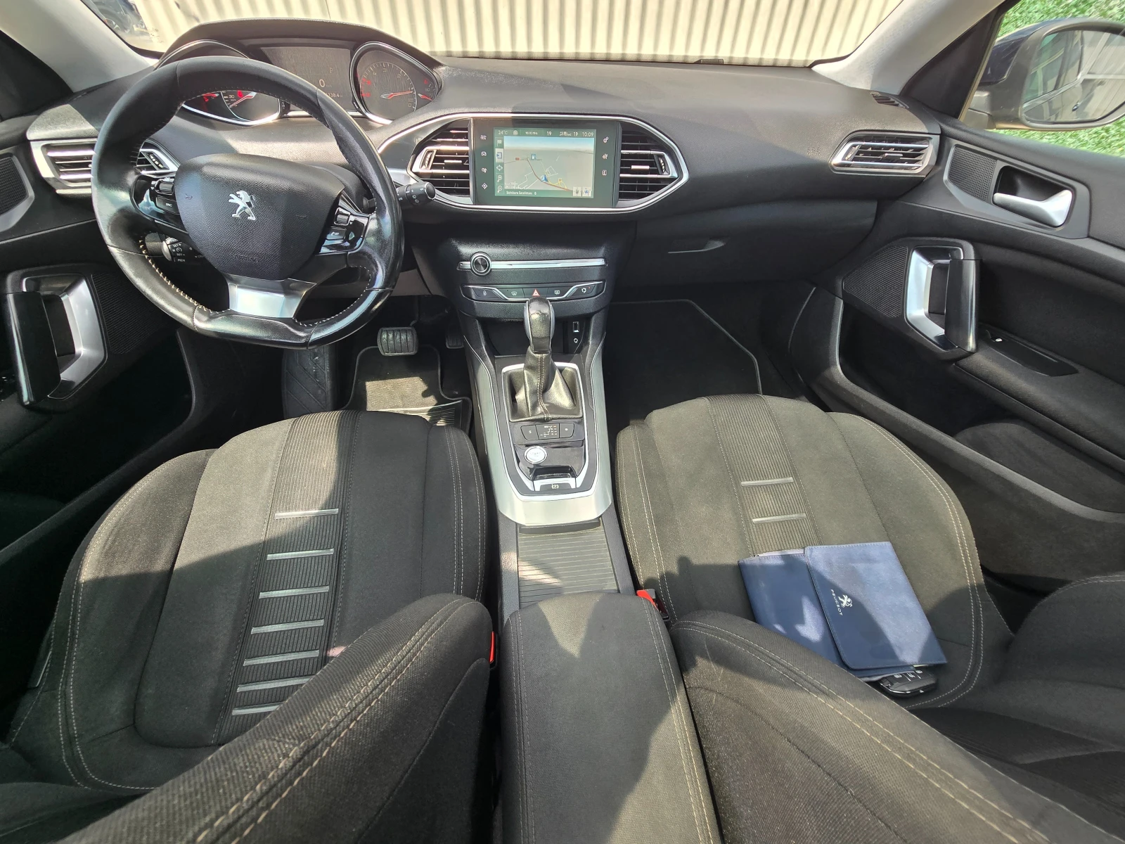 Peugeot 308 2.0 Blue HDI * ALLURE * PANORAMA , снимка 9 - Автомобили и джипове - 54973526