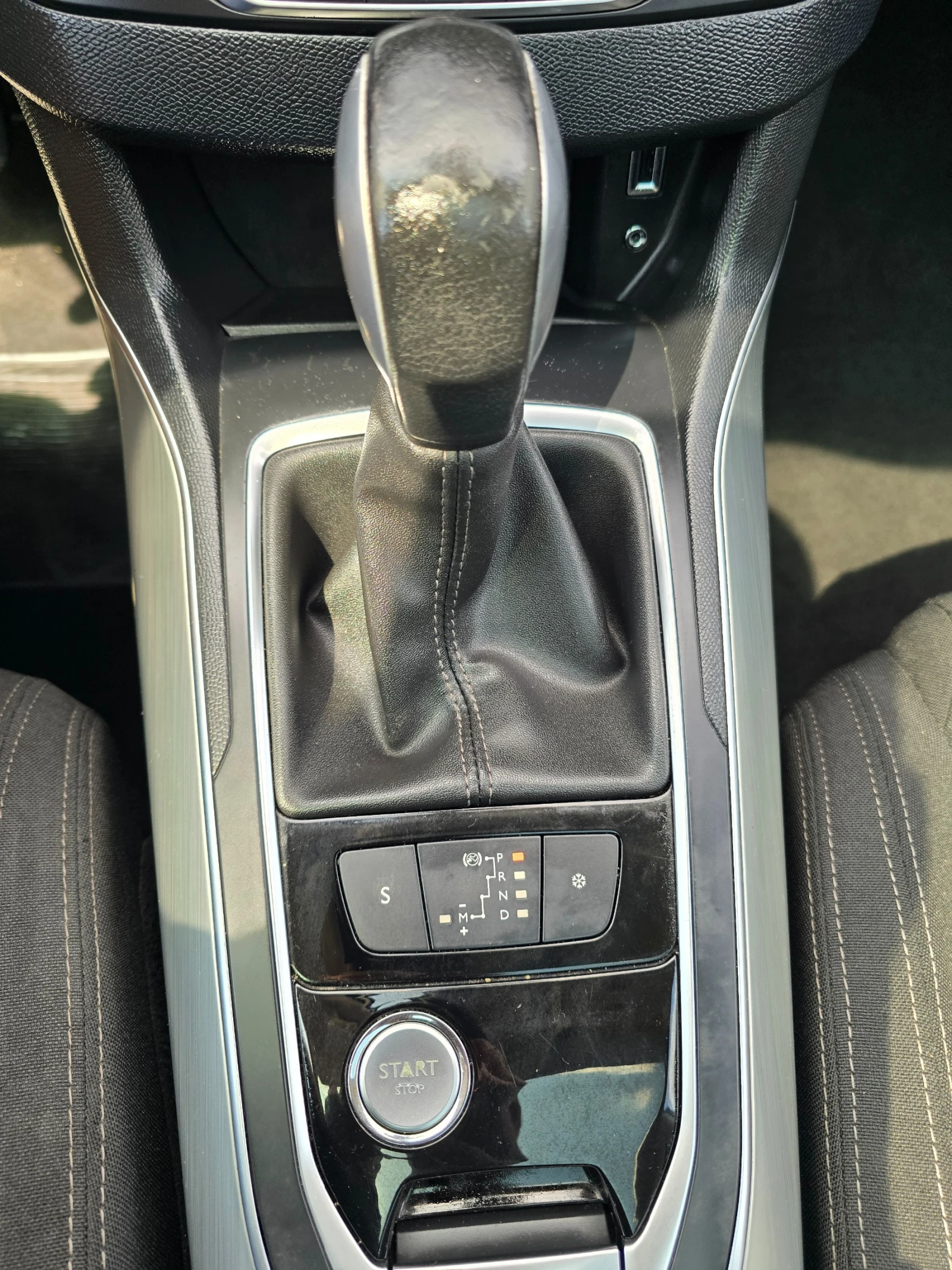 Peugeot 308 2.0 Blue HDI * ALLURE * PANORAMA , снимка 10 - Автомобили и джипове - 54973526