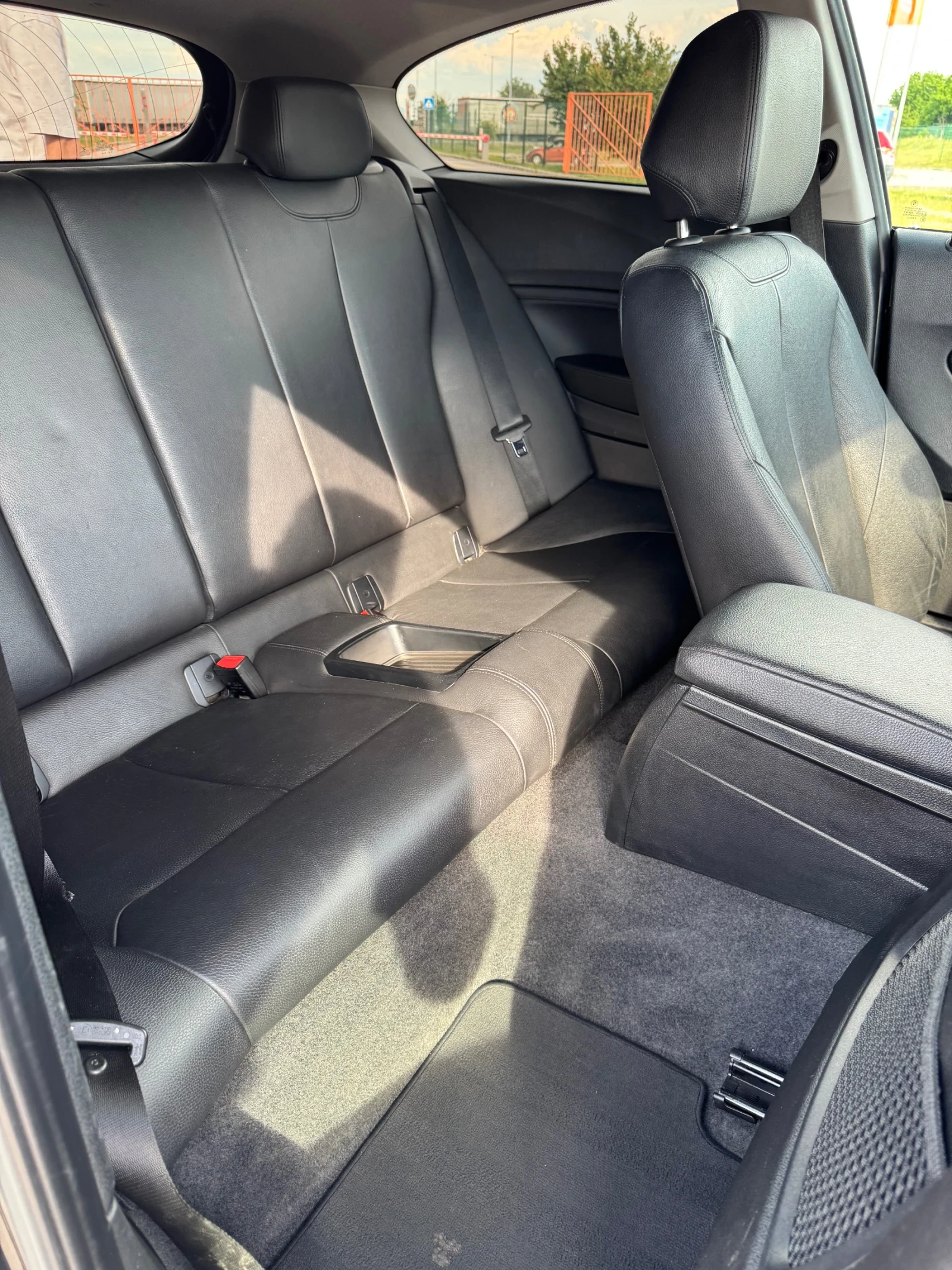 BMW 118 2.0d, снимка 9 - Автомобили и джипове - 54982793