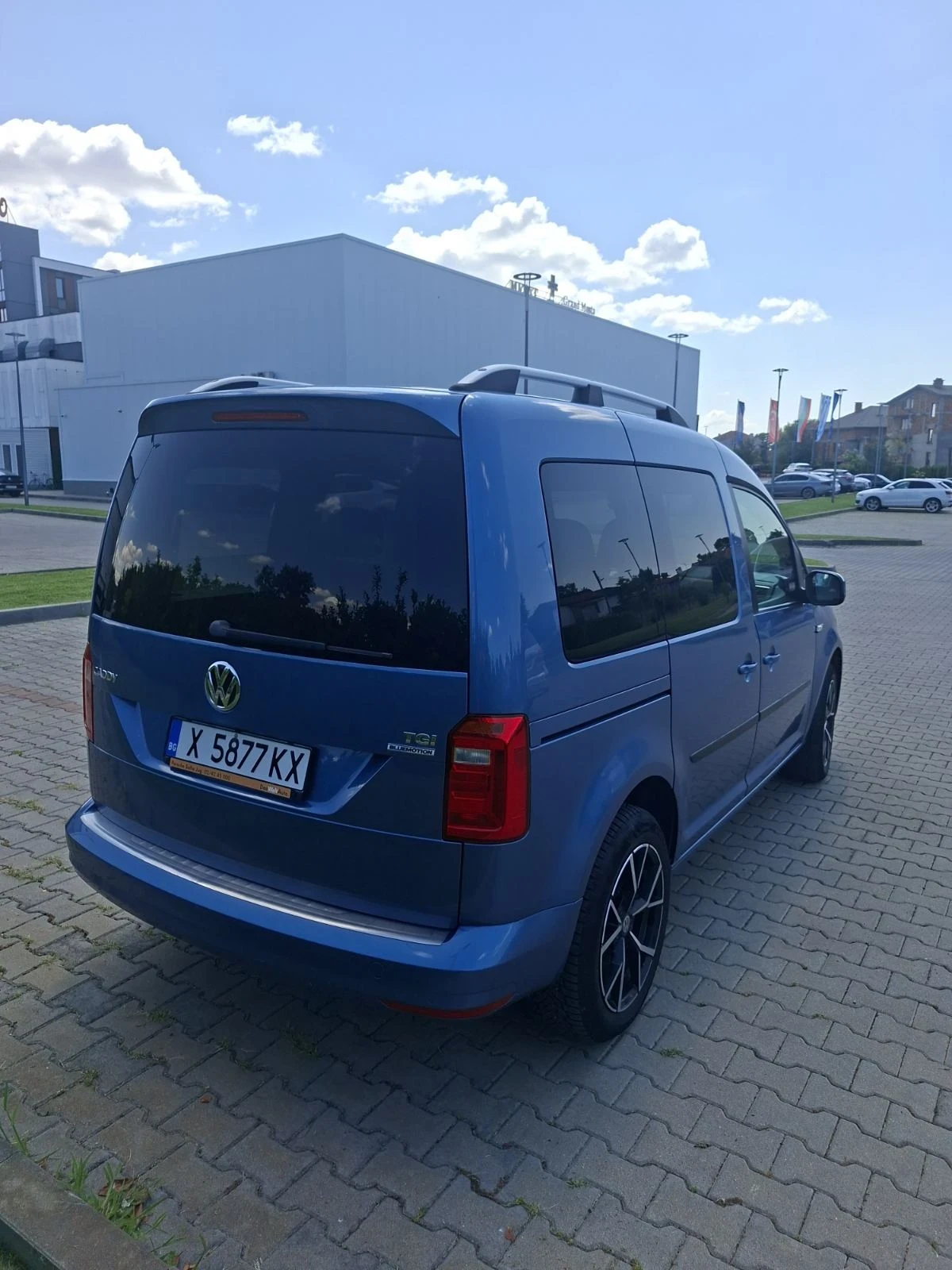 VW Caddy, снимка 7 - Автомобили и джипове - 55391678
