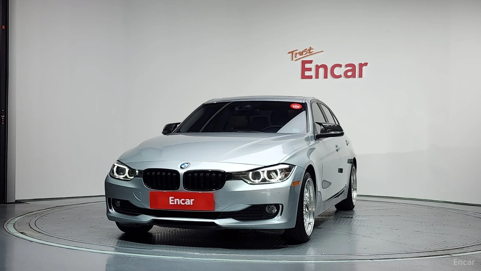 BMW 320 D RWD Автокредит Цена до България, снимка 3 - Автомобили и джипове - 55486849