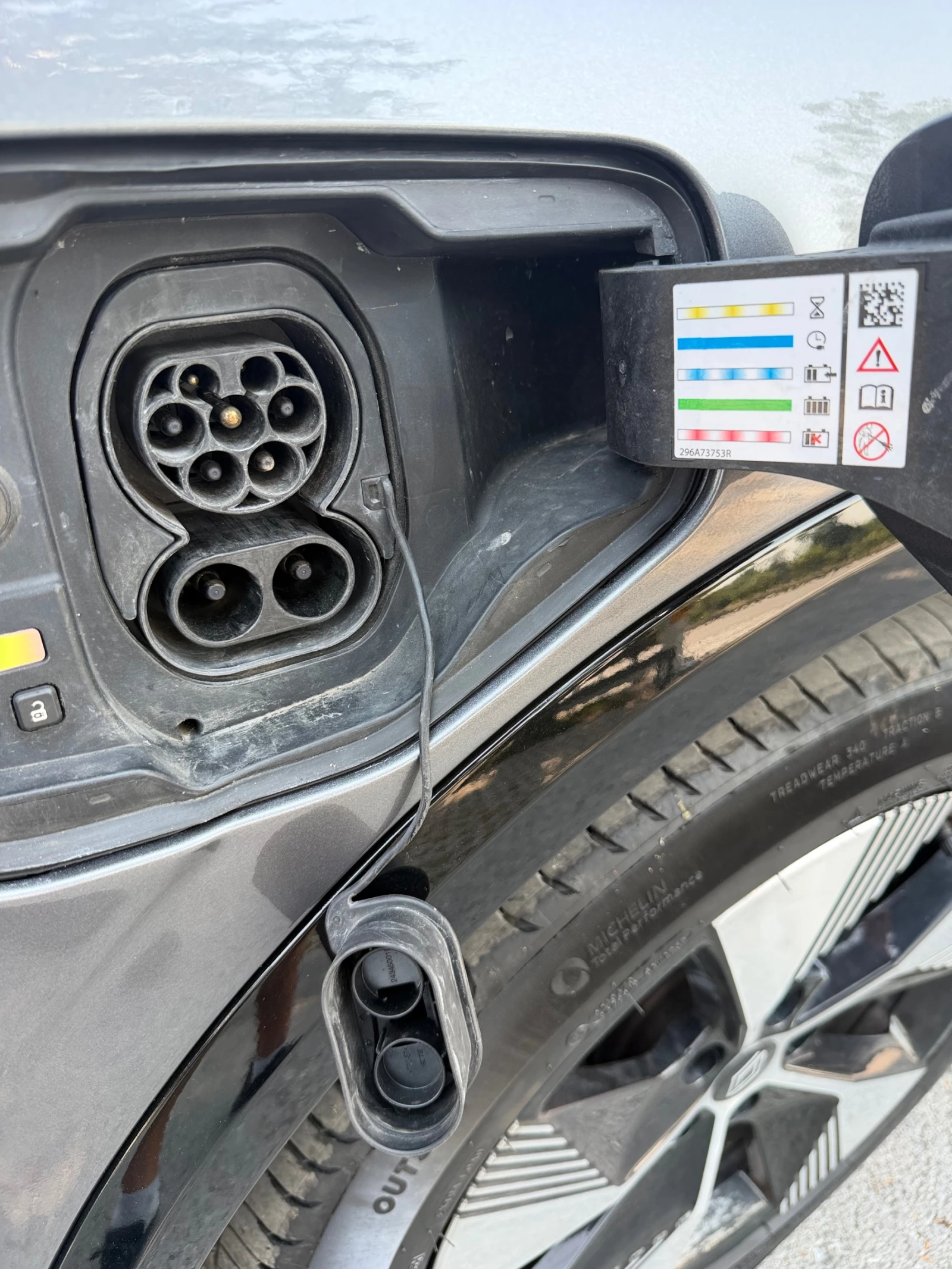 Renault Megane E-TECH EV-60, снимка 17 - Автомобили и джипове - 55593118