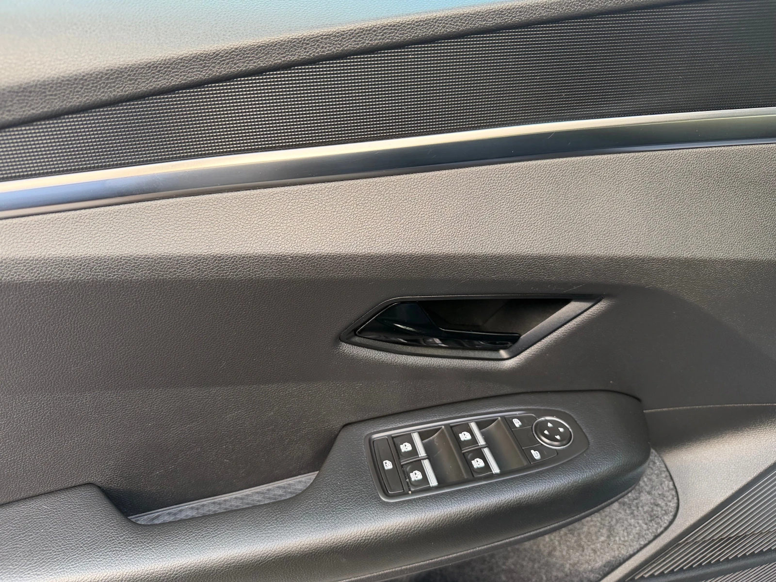 Renault Megane E-TECH EV-60, снимка 12 - Автомобили и джипове - 55593118