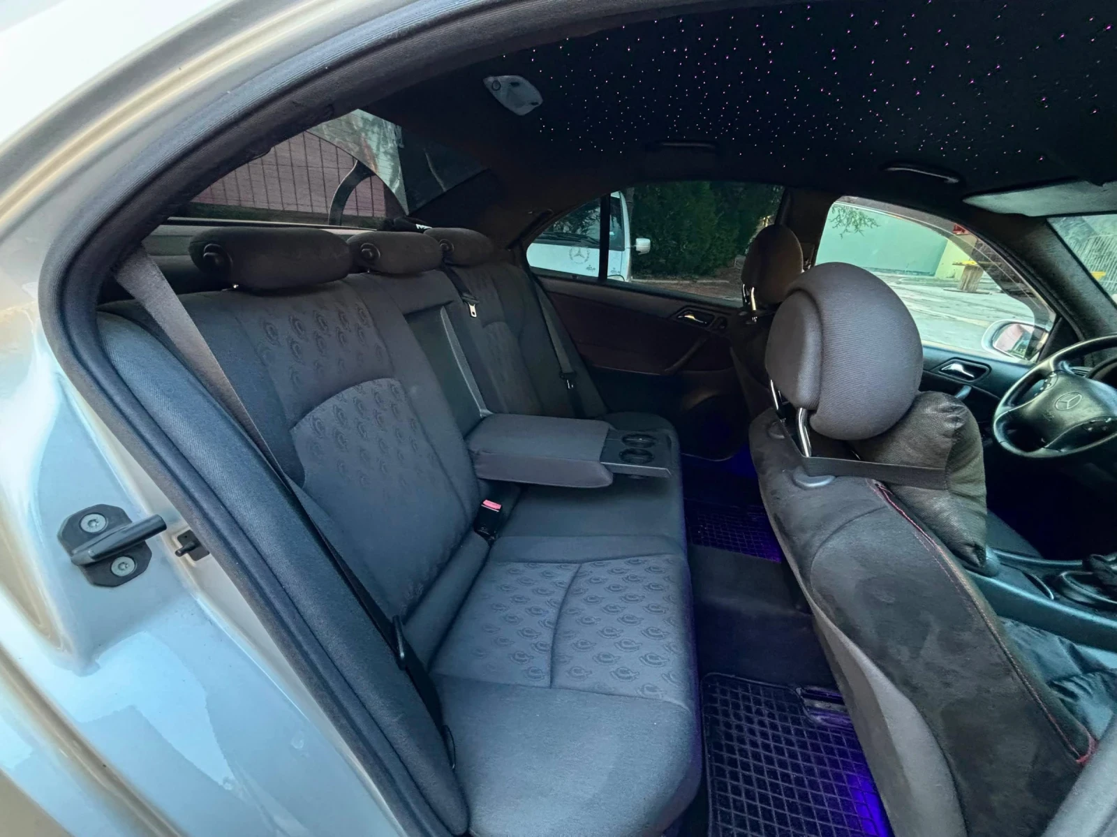 Mercedes-Benz C 200, снимка 11 - Автомобили и джипове - 55891751