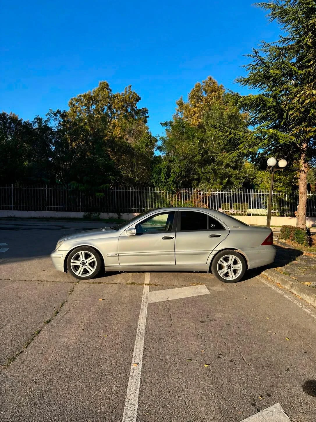 Mercedes-Benz C 200, снимка 4 - Автомобили и джипове - 55891751