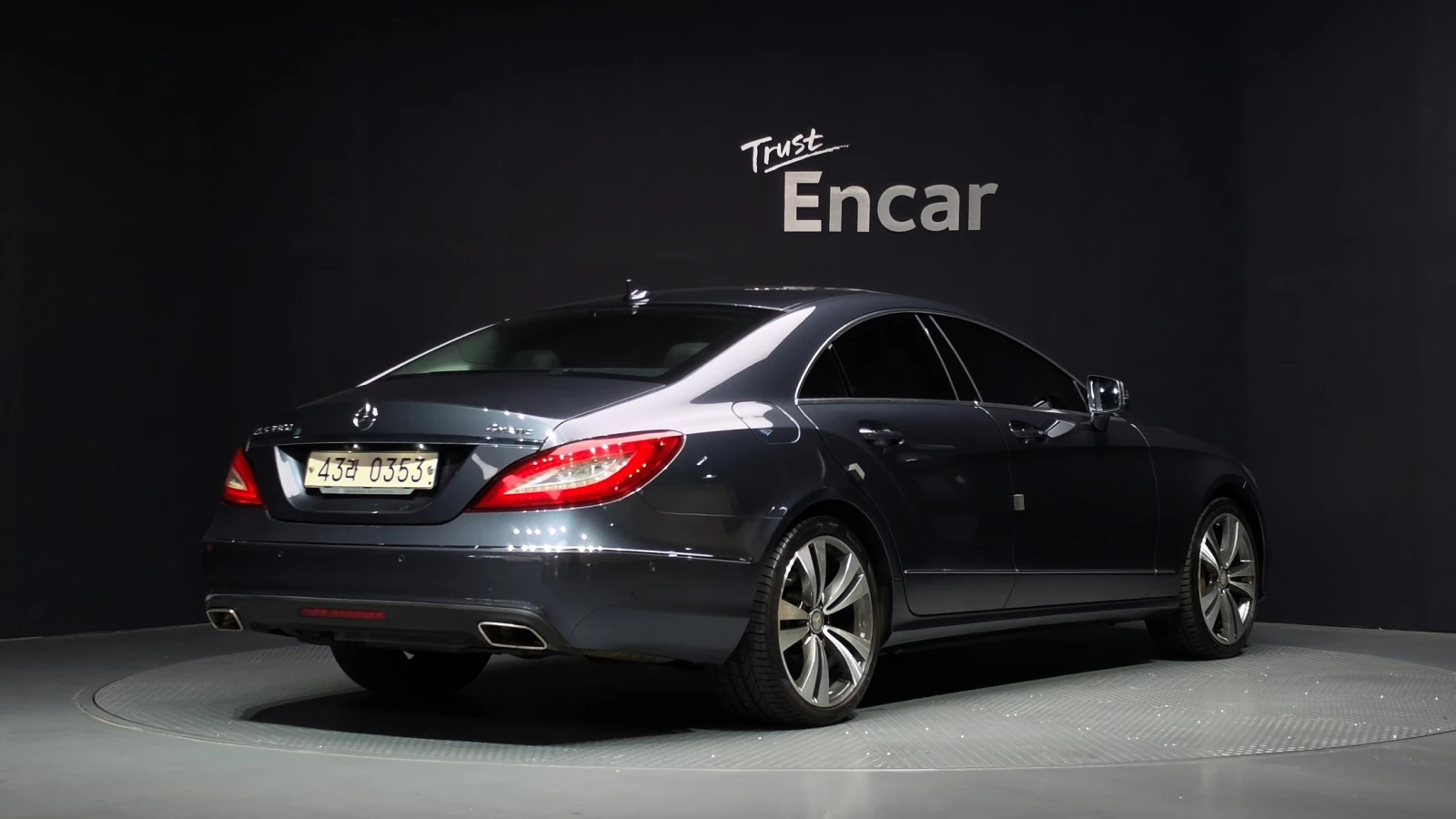 Mercedes-Benz CLS 350 4MATIC* HEAD UP* 360* LOW MILEAGE* , снимка 2 - Автомобили и джипове - 56003948
