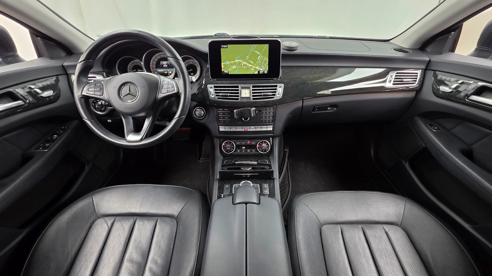 Mercedes-Benz CLS 350 4MATIC* HEAD UP* 360* LOW MILEAGE* , снимка 5 - Автомобили и джипове - 56003948