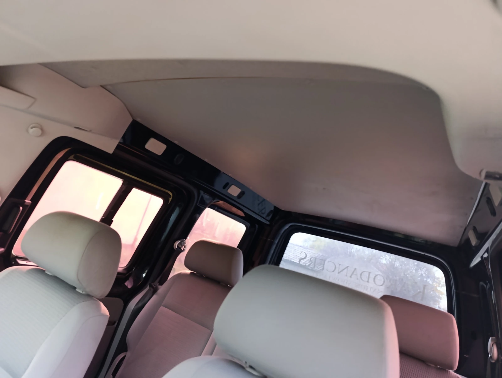 VW Caddy 1.9tdi klima, снимка 11 - Автомобили и джипове - 56201274