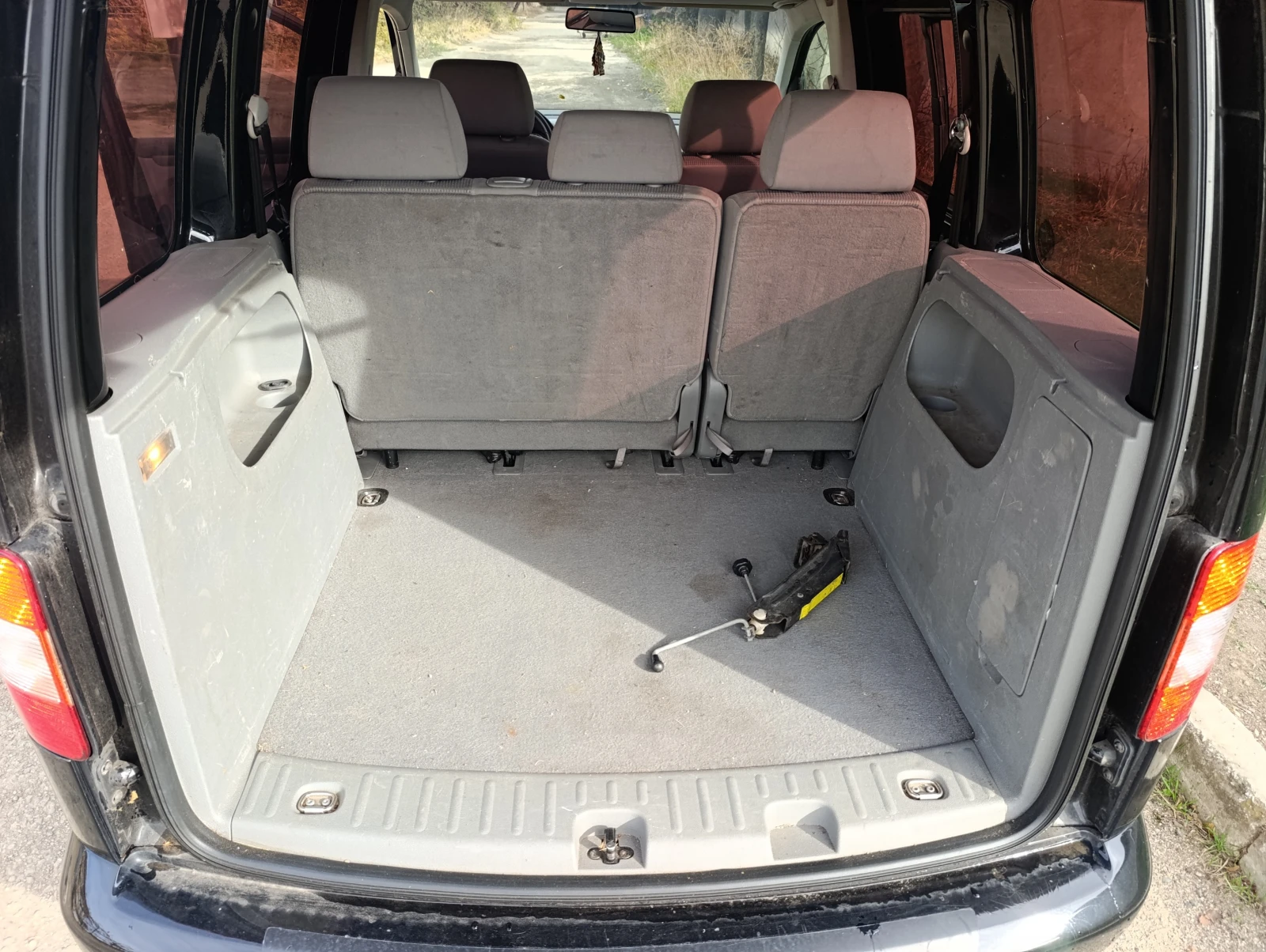 VW Caddy 1.9tdi klima, снимка 8 - Автомобили и джипове - 56201274
