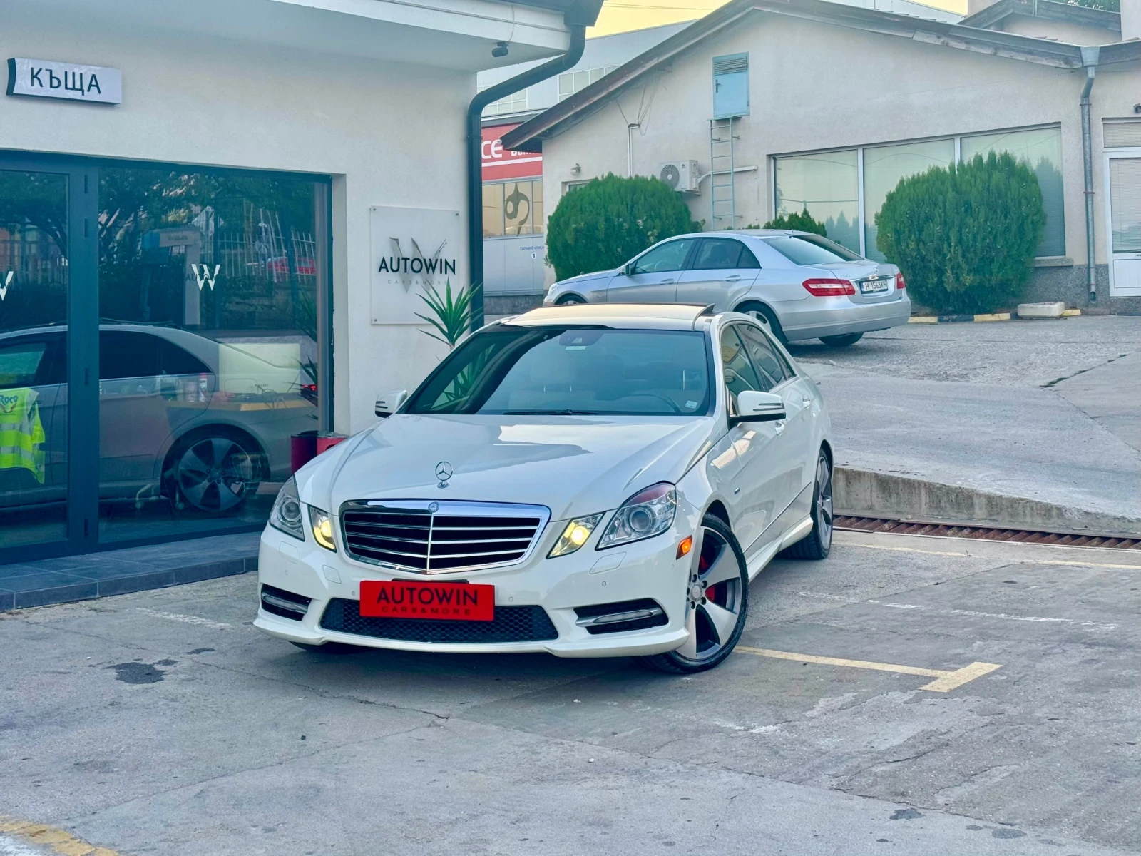 Mercedes-Benz E 350 W212 / V6 / 306HP / 7G-Plus / BlueE/ TOP