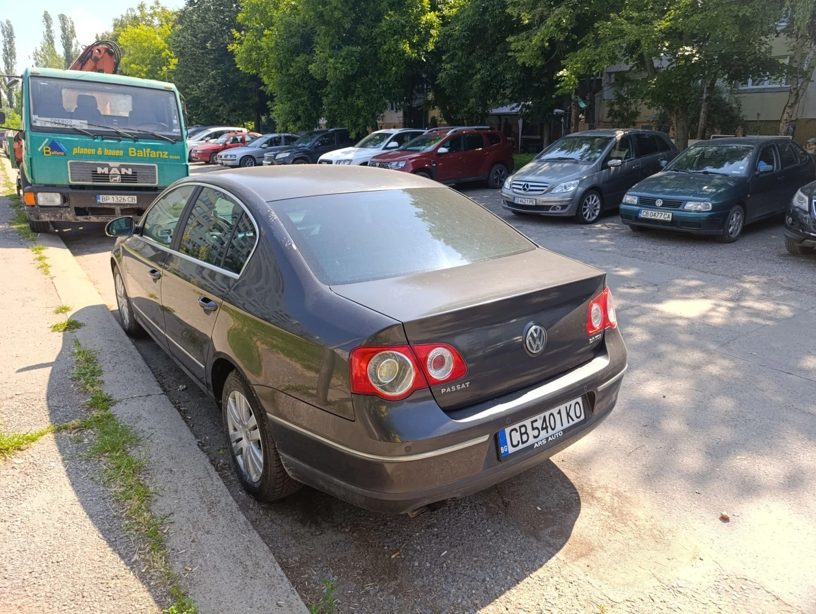 VW Passat Здравейте колата е обслужена преди 5хиляди километ, снимка 2 - Автомобили и джипове - 56255238