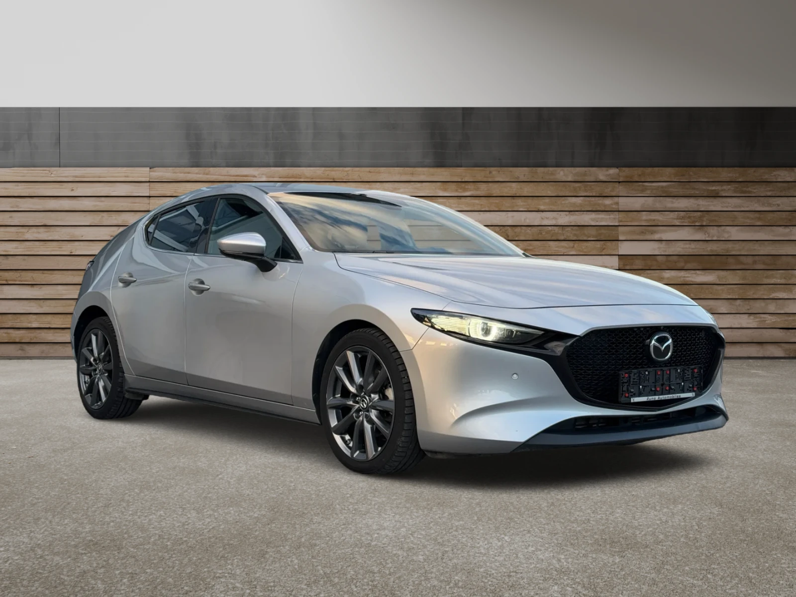 Mazda 3 2.0i M-Hybrid, снимка 3 - Автомобили и джипове - 56416035
