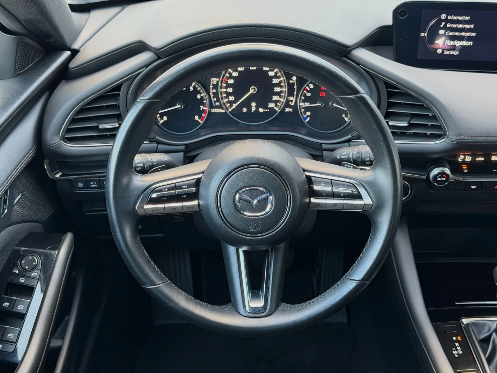 Mazda 3 2.0i M-Hybrid, снимка 8 - Автомобили и джипове - 56416035