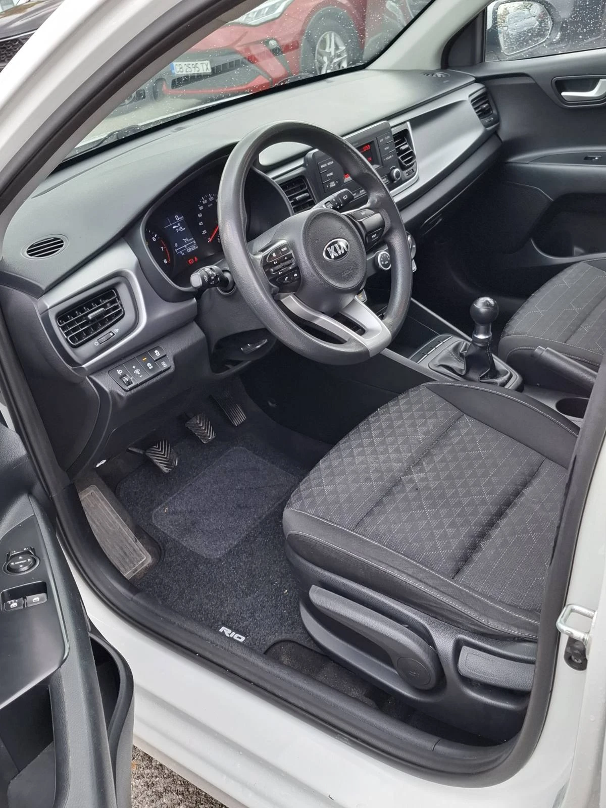 Kia Rio 1.2 , снимка 6 - Автомобили и джипове - 56681541
