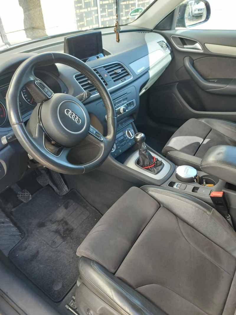 Audi Q3 2.0 TFSI, снимка 9 - Автомобили и джипове - 48315678